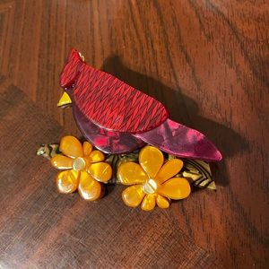 Erstwilder cardinal brooch